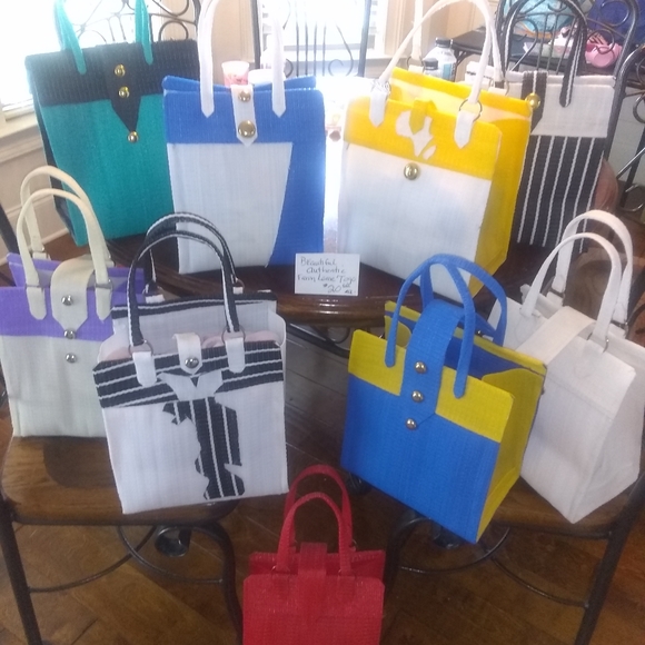 Beautiful Sassy hand and Beach Bags - Picture 4 of 4